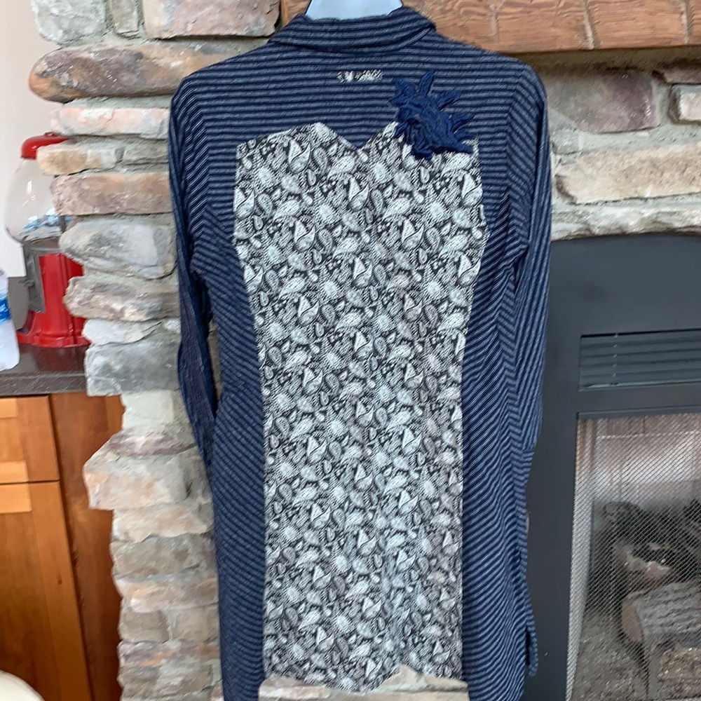 Small Paparazzi Navy Blue Embroidered top